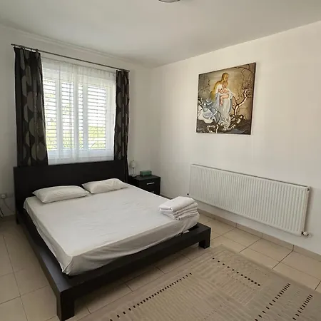 Villa Andy-350 M From The Larnaca