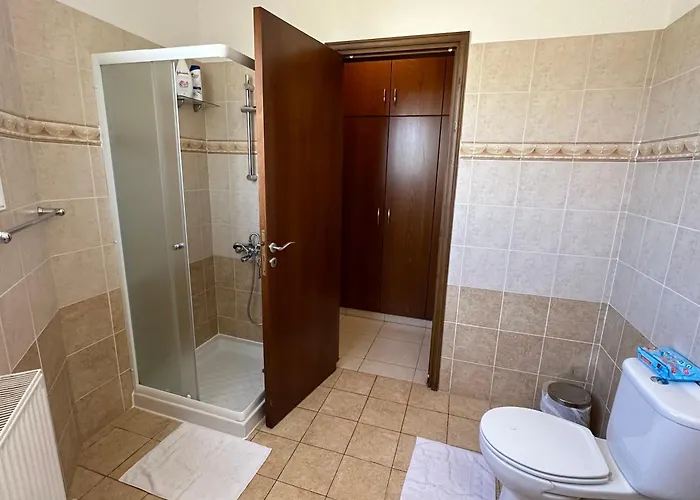 Andy-350 M From The Βίλα *