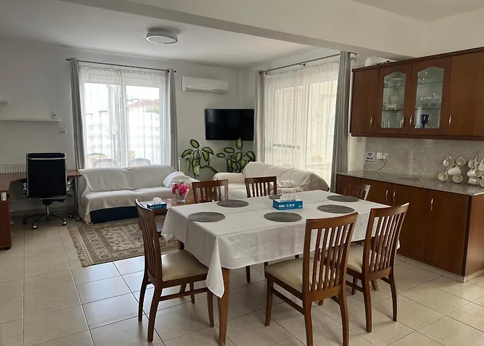 Вілла Andy-350 M From The Ларнака