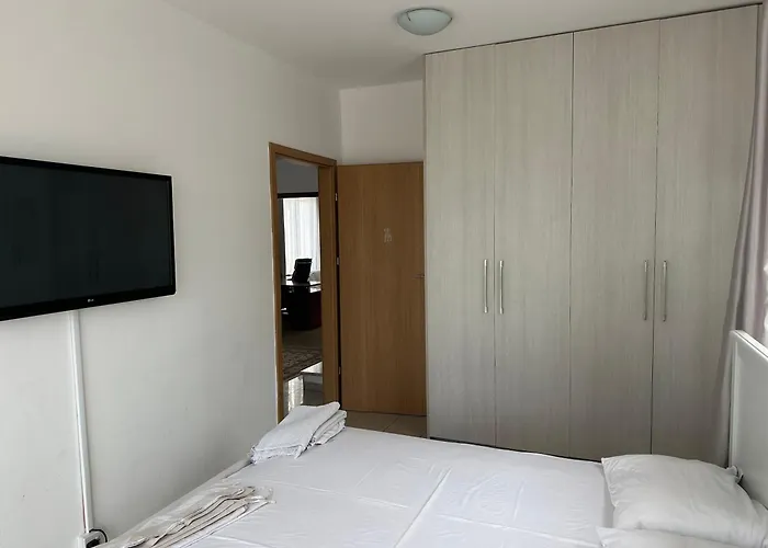 Andy-350 M From The Вілла Ларнака